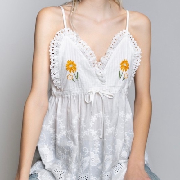 Happiness In Bloom Top 🌻🌻 - Picture 8 of 9